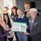 De Groene Ezel overhandigt cheque