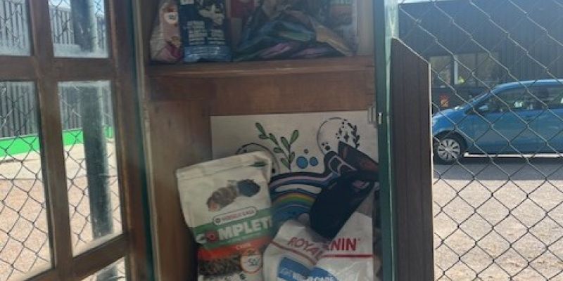 Voedselkast dierbenodigdheden